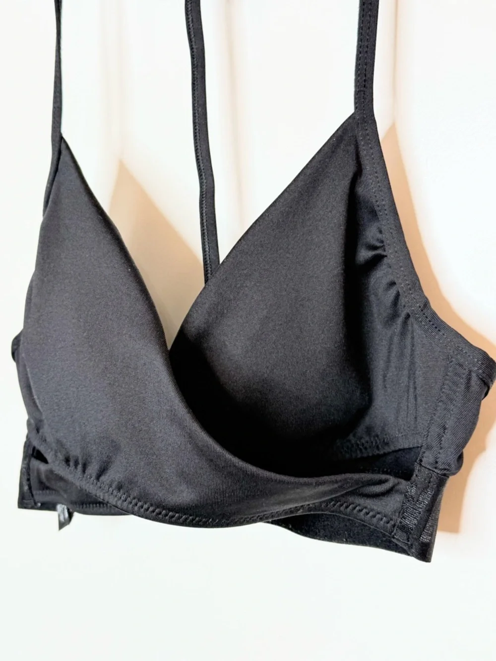 PINK Victoria’s Secret Sports Bra XS Black Strappy Racerback Wireless - Picture 2 of 7